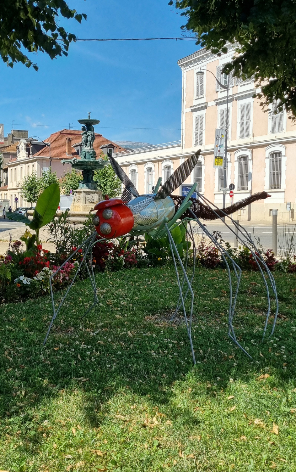 Sculpture  le moustique du Bestiaire d'En Fer